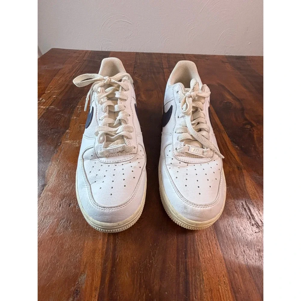 Nike Air Force 1 07 Low Womens White Navy Gold Sneakers FZ6768-100 Size 9